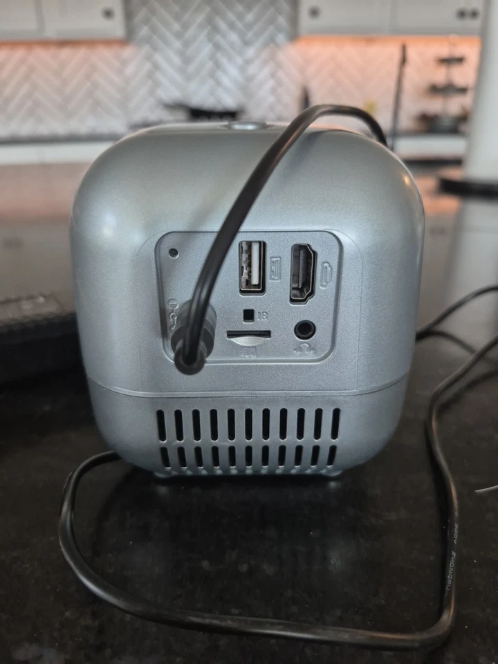 Tech Theory Pixcent HD Multimedia Projector Black And Grey With Hdmi And USB - Image 3 of 4