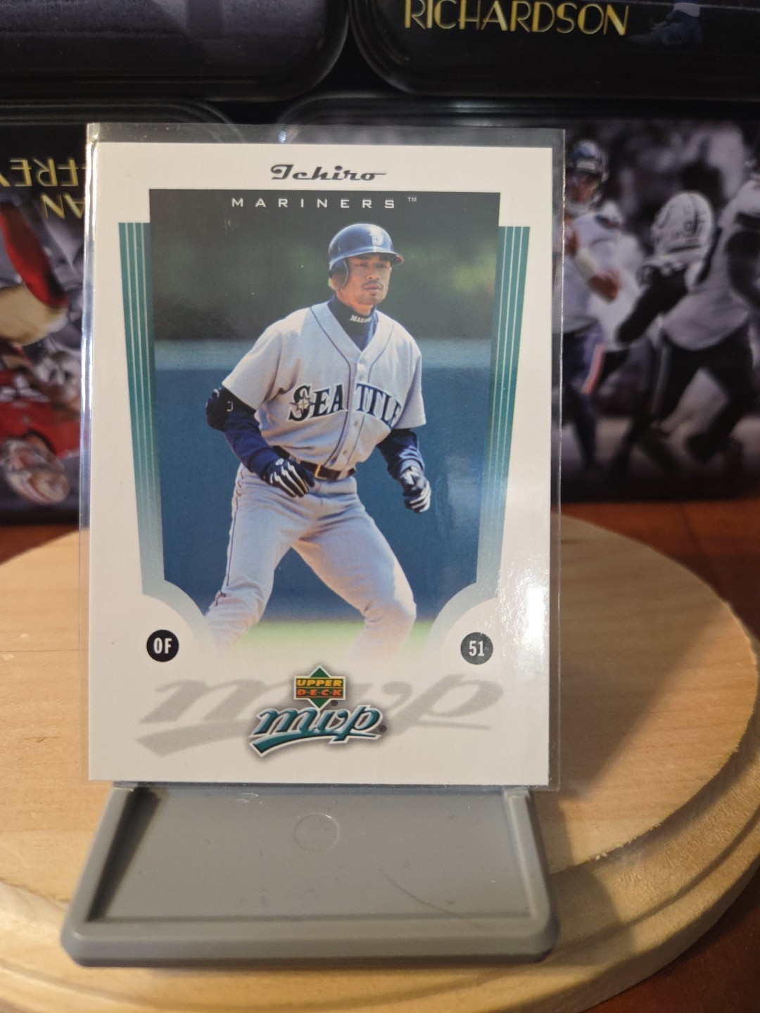 2005 Upper Deck MVP #33  Ichiro Suzuki Seattle Mariners Baseball Card Mint