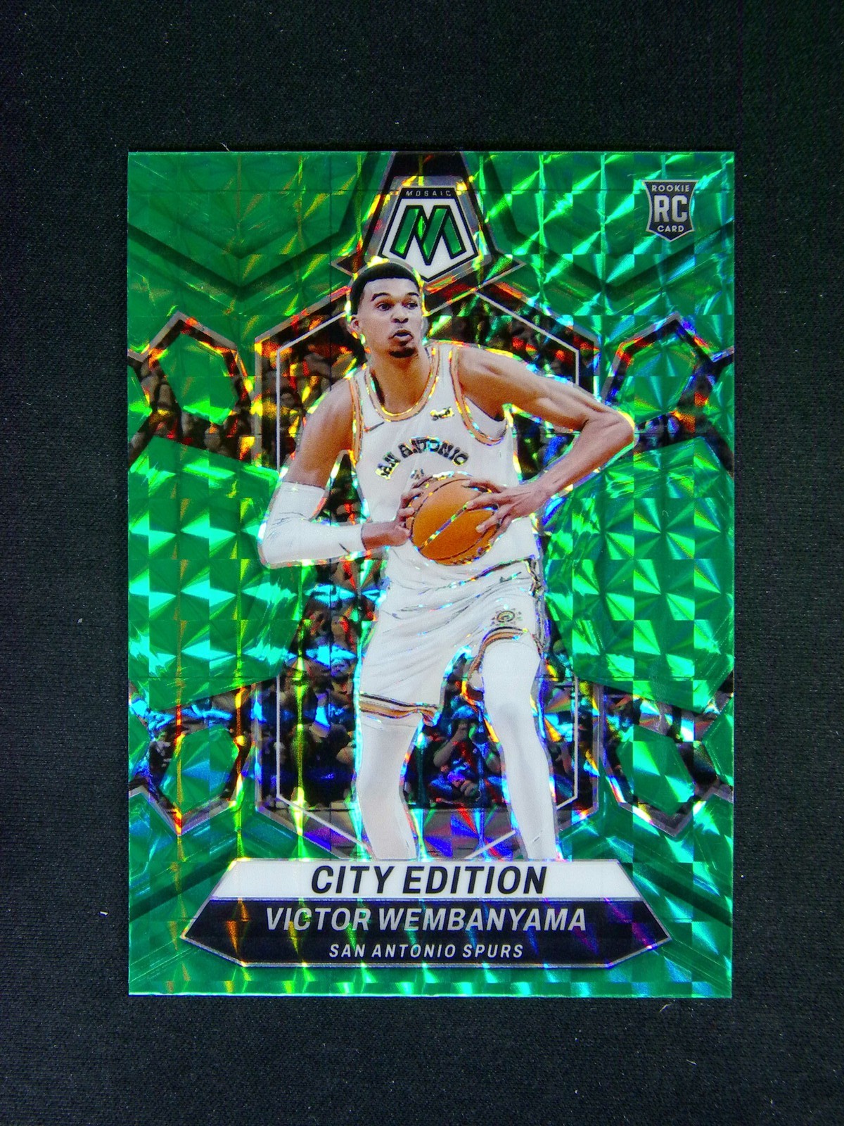 2023-24 Panini Mosaic Victor Wembanyama #282 RC Rookie City Green