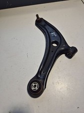 Triangle de suspension Ford FIESTA