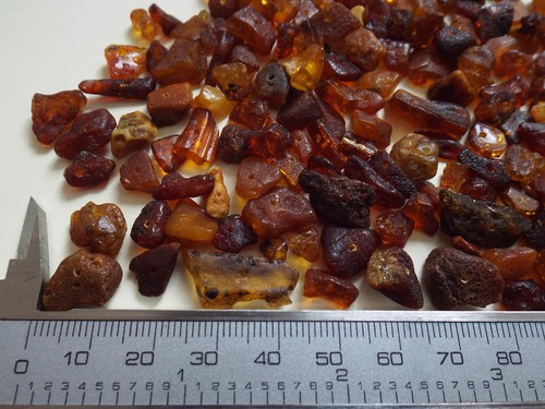 Lovely Antique Baltic Genuine Amber Raw 琥珀色 Natur Bernstein 10g with hole - Picture 9 of 11