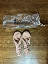 NWOT LA STRADA child  s ballet slippers pink size 3 D