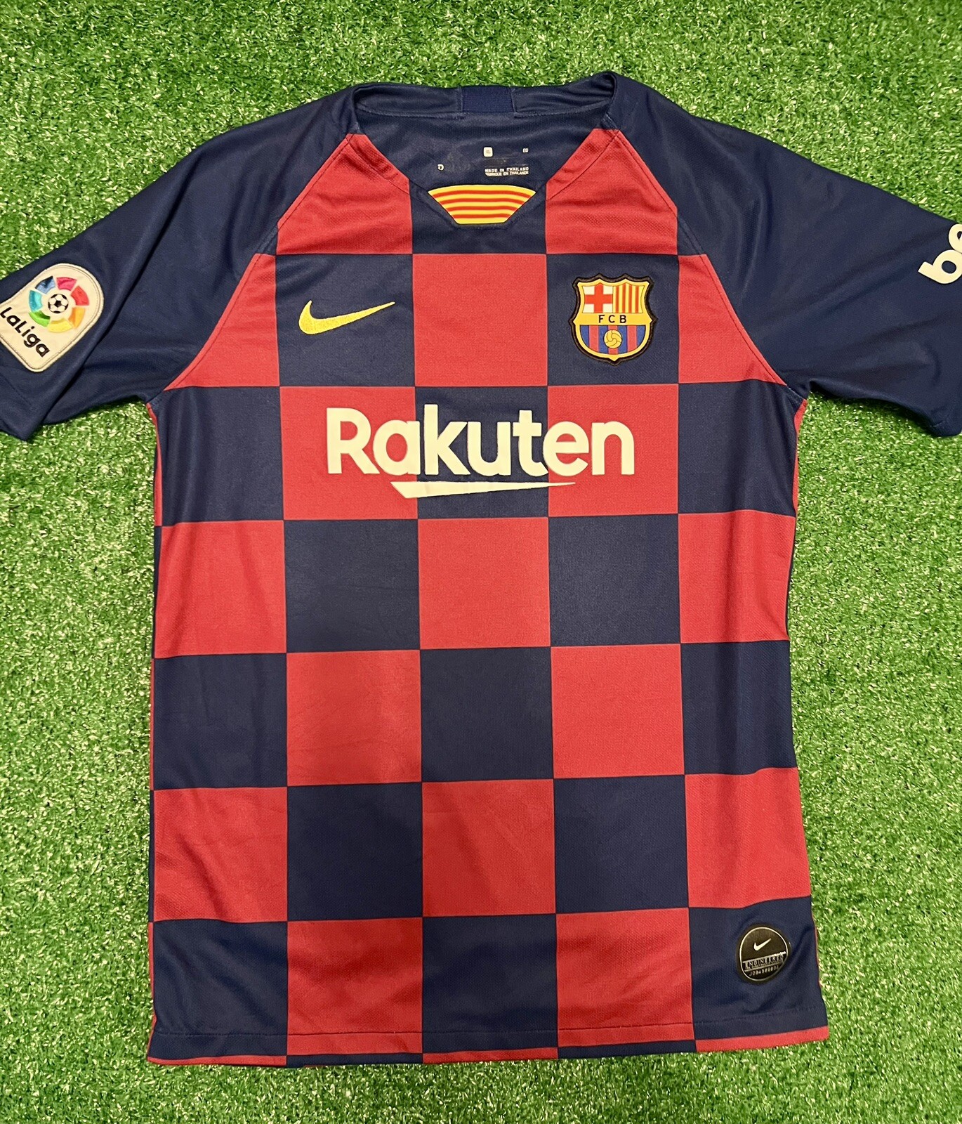 Barcelona Authentic La Liga Youth Size XL Jersey Vintage Soccer Jersey