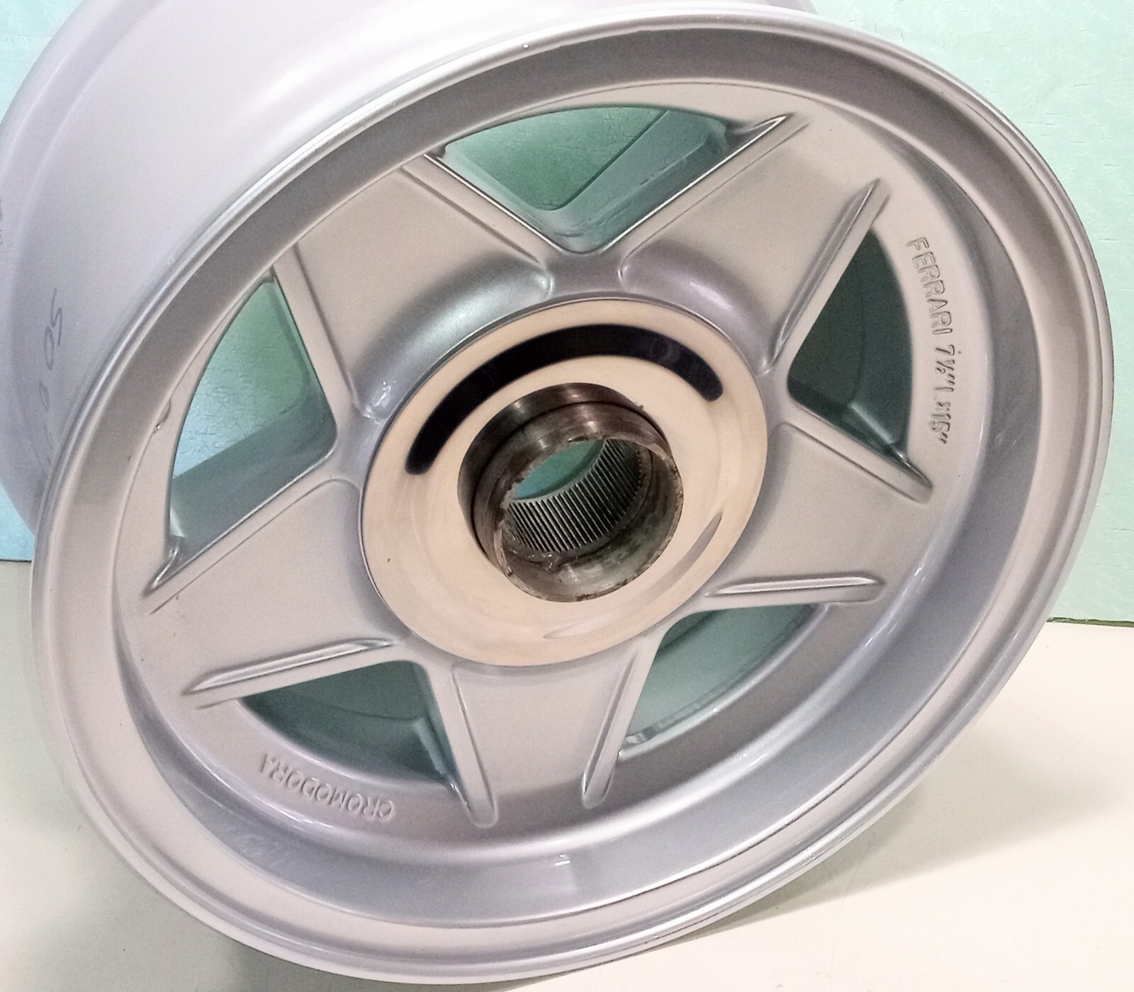 Ferrari 365 GTB/4 Wheel Rim_Cromodora_Hub_Trim Ring_109186/A_7 1/2"X15" Daytona