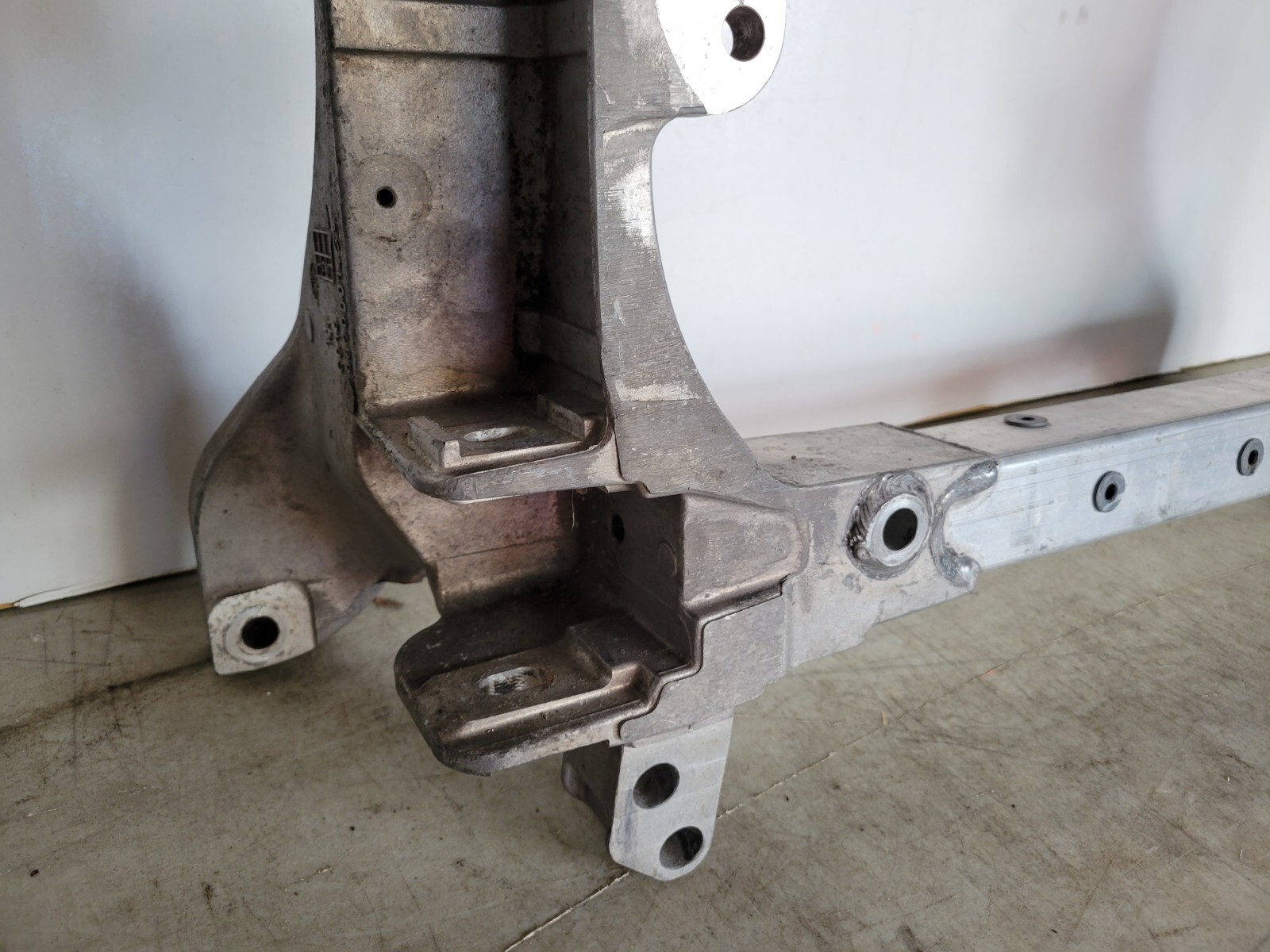 2014-2017 MASERATI GHIBLI RWD FRONT SUBFRAME CRADLE CROSSMEMBER OEM