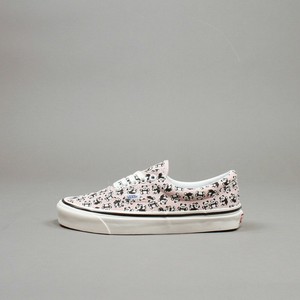 pink era vans