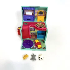 Pound Puppies 1990's Galoob Happy Home Hideaway Micro Mini Playset Miniature