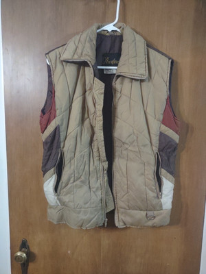 Aventura Puffy Vest Vintage Small Color Block Taiwan Puffer 70s Style Clothing