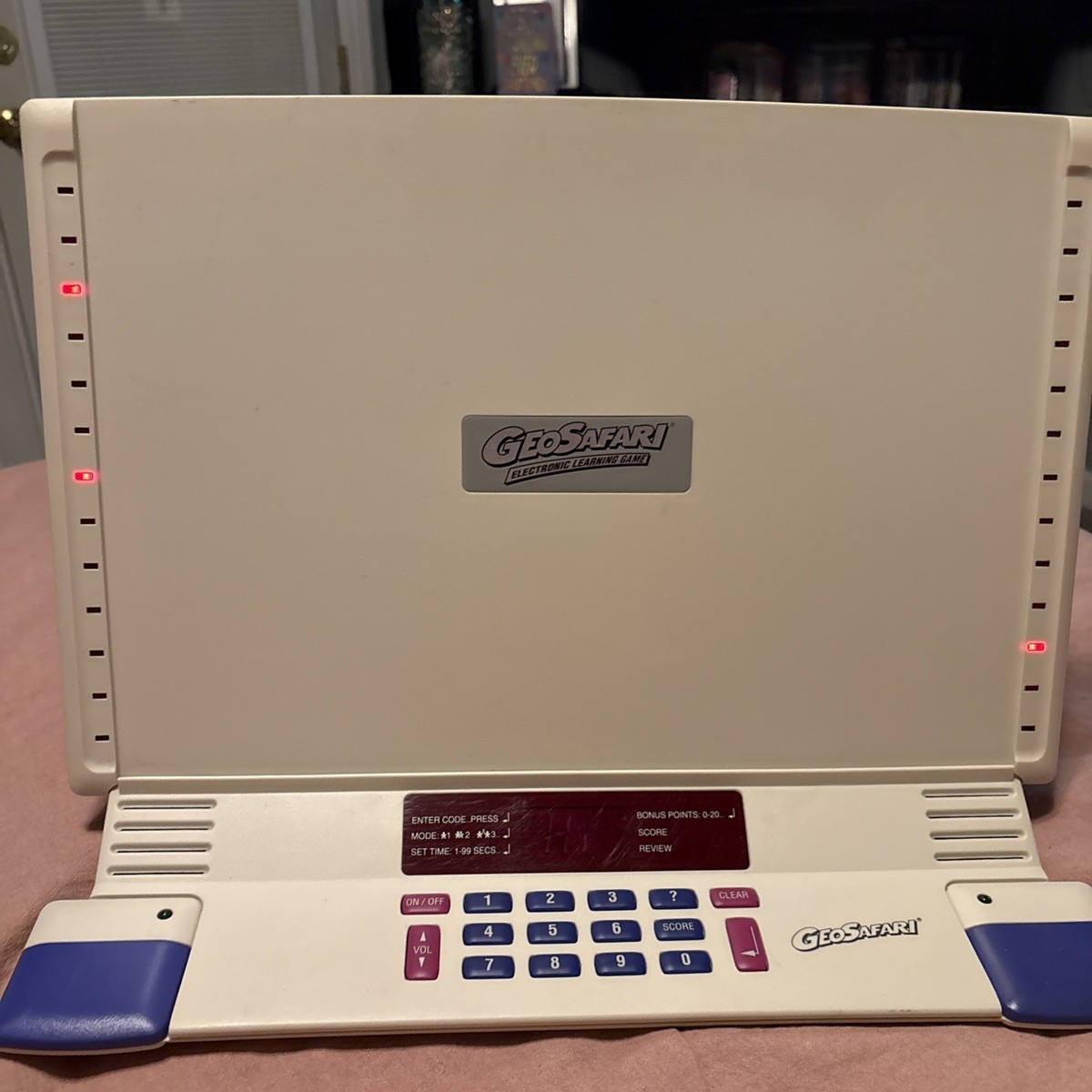 Geo Safari Electronic Learning Game EI-8865 *NO CARDS *tested working well