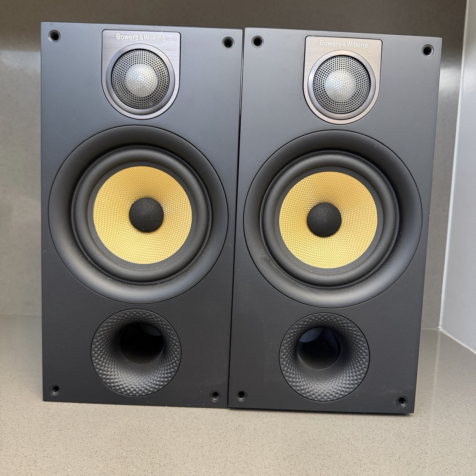 Bowers & Wilkins 686 S2 Speakers Pair Black B&W w/ Wall Mounts Tested