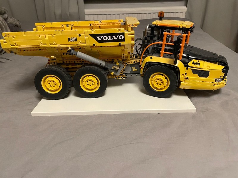Lego Technic 42114 6x6 Volvo Articulated Hauler BRAND NEW