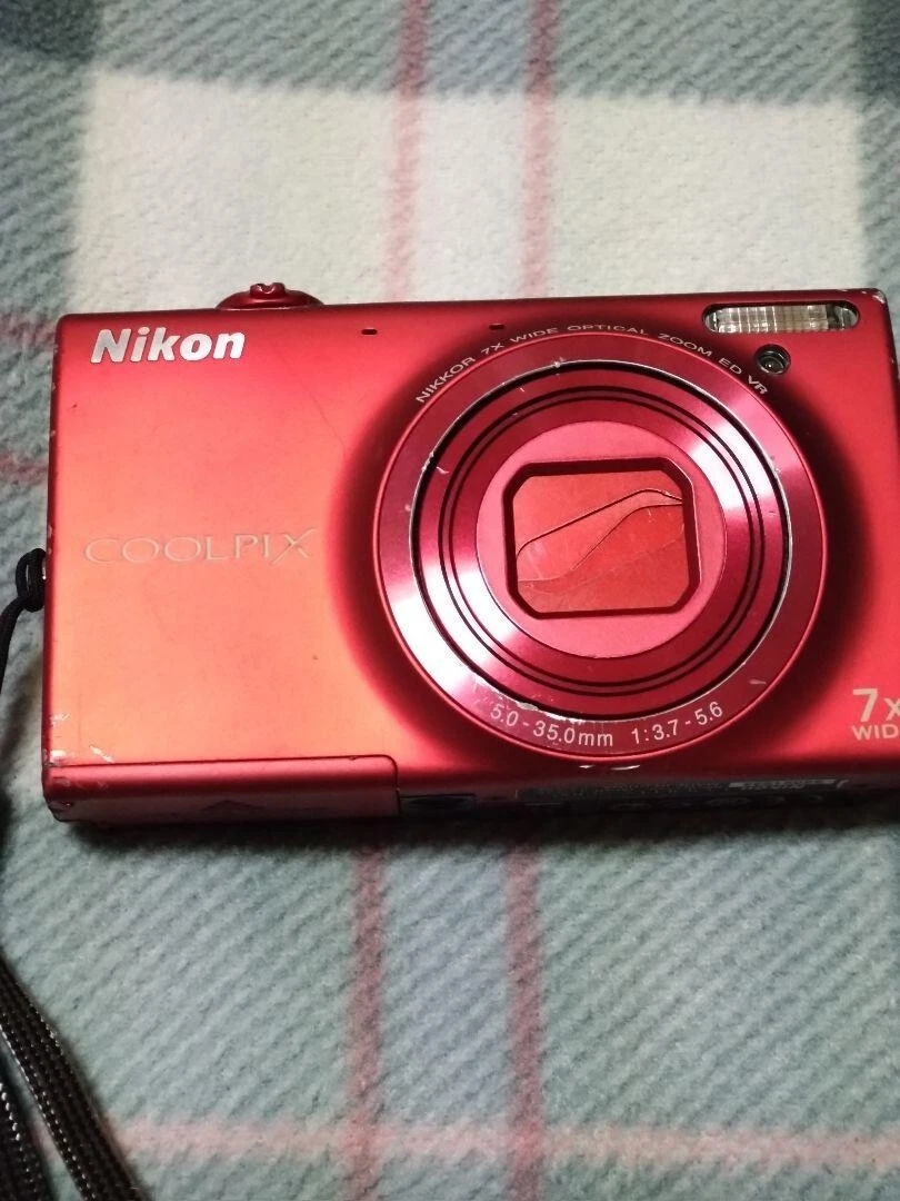 Nikon COOLPIX S6100 16.0MP Digital Camera