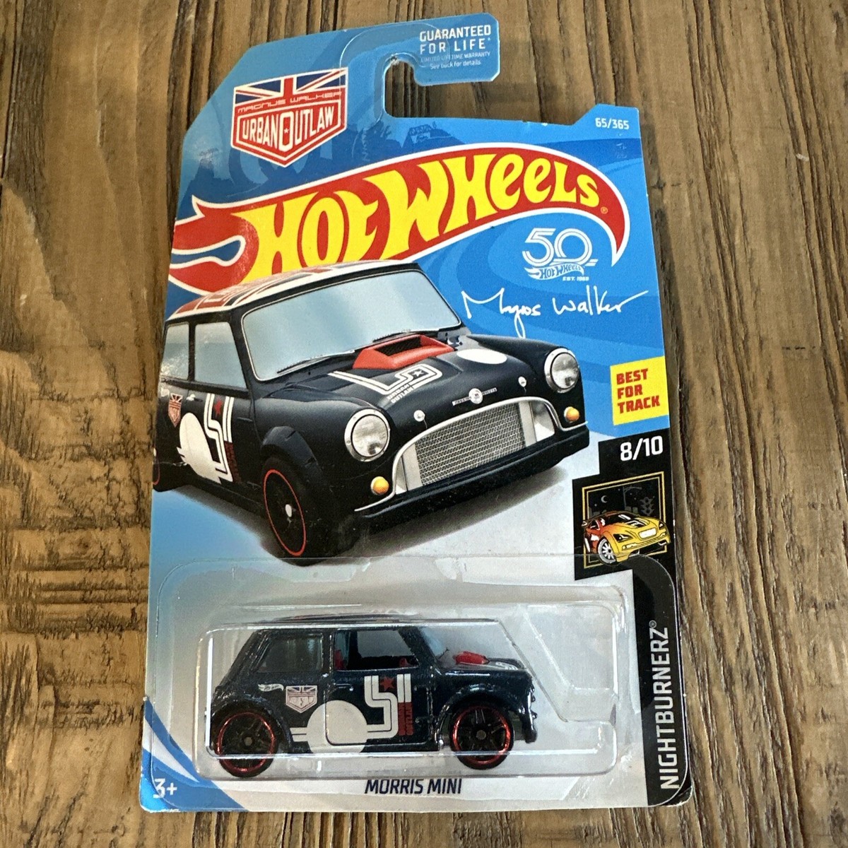 ミニカー Hot Wheels MORRIS MINI Amazon.com: Hot Wheels Morris Mini 242/250, Blue : Toys & Games