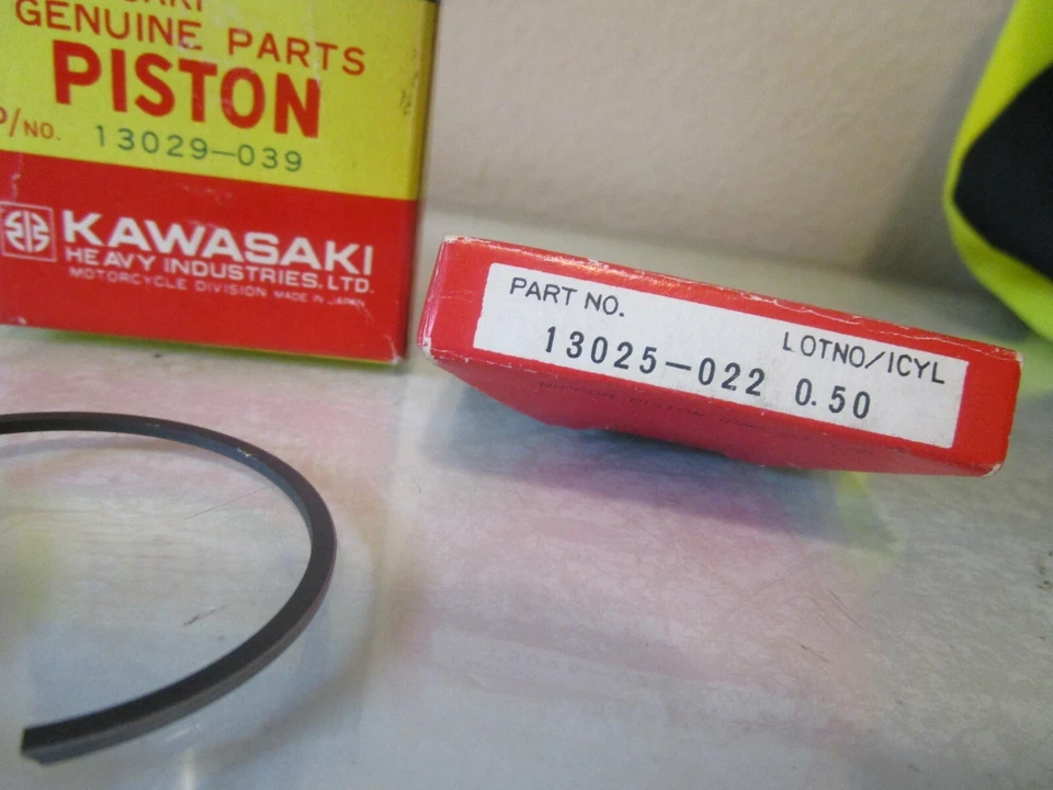 NOS Kawasaki 1973 G3SS G3TR Piston & rings set PLUS 2nd O/S SIZE 0.50 13029-039 - Imagem 4 de 4