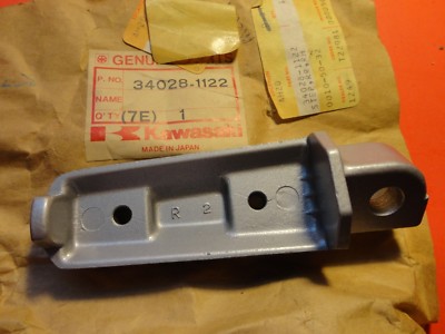 NOS NEW ORIGINAL KAWASAKI ZX1000 ZX900 ZX600 EN450 RIGHT REAR STEP