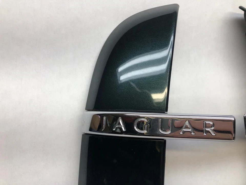 Juego de molduras de panel de ventilación de guardabarros delantero izquierdo y derecho Jaguar XF 2009-2011 Foto 2 de 4