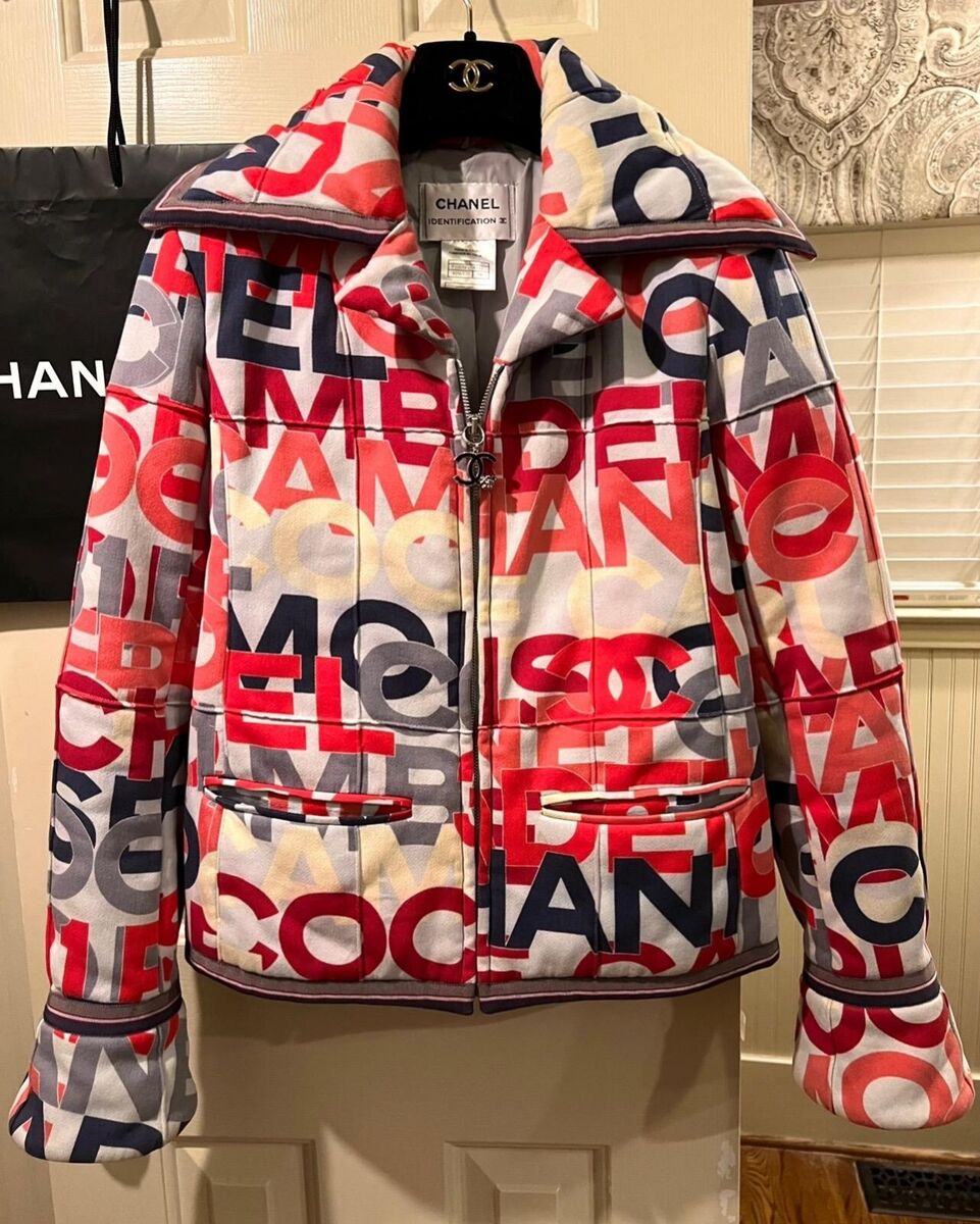 5K Chanel Vintage 2000 Logo Puffer Ski Parka Coat 36 38 4 6 5K Chanel Vintage 2000 Logo Puffer Ski Parka Coat 36 38 4 6