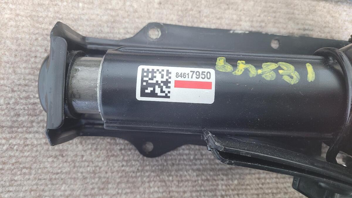 2019-2023 GM 1500 Jack w/Toolkit ID 84883987 | eBay 2019-2023 GM 1500 Jack w/Toolkit ID 84883987 | eBay
