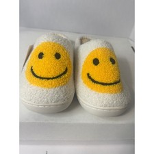 Ladies Smiley Face Slippers White Sherpa Faux Fur House Shoes Medium 7-8 new