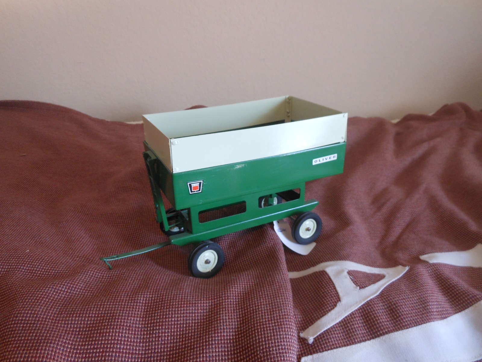 Oliver toy gravity wagon  ( Moline, White) 1/16 customized