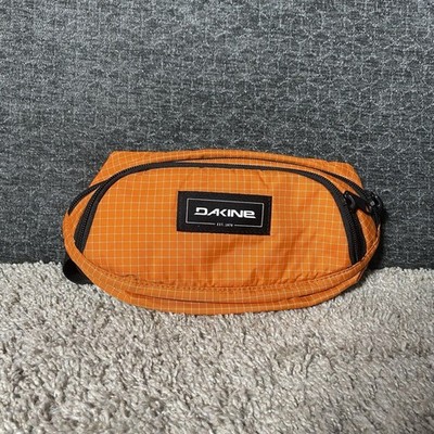 Dakine Hip Pack / Fanny Pack / Waist Bag - Double Pockets - Adjustable Waist