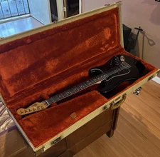 Vintage Fender Stratocaster 1987 USA Guitar Full Bare Knuckle Set & Tweed Case