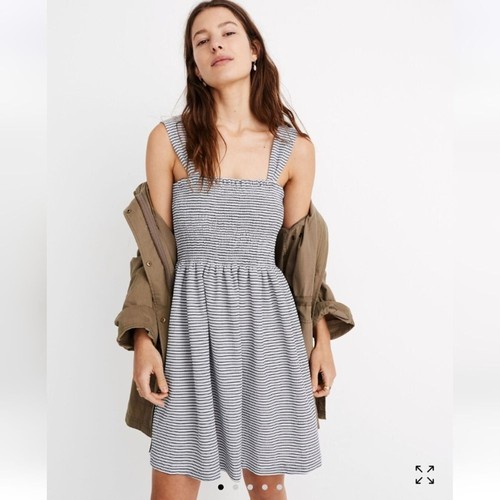 Madewell Texture & Thread Smocked Dress in Stripe xsmall