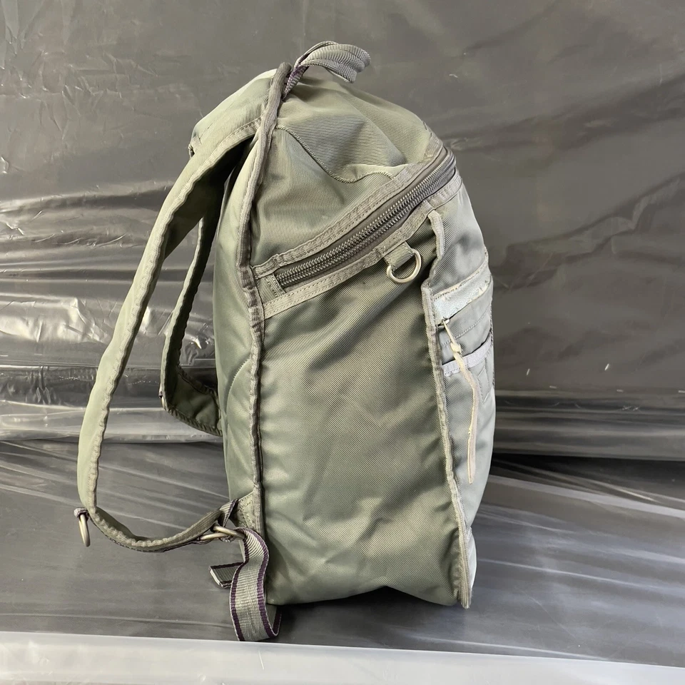 Mochila Diesel 78 Repuestos Tamaño Mediano Verde Defectos Foto 3 de 4