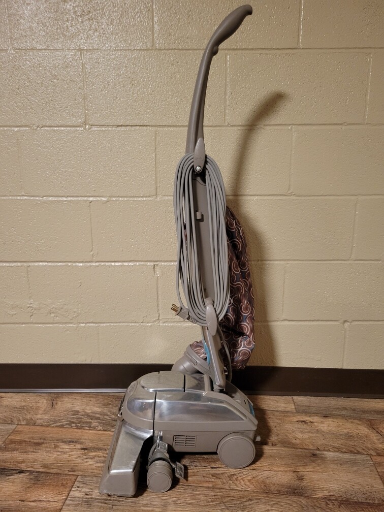 Kirby Sentria Model G10D Bagged Upright Deep Cleaning Vacuum Cleaner