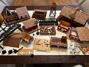 Train Villages and Accessories