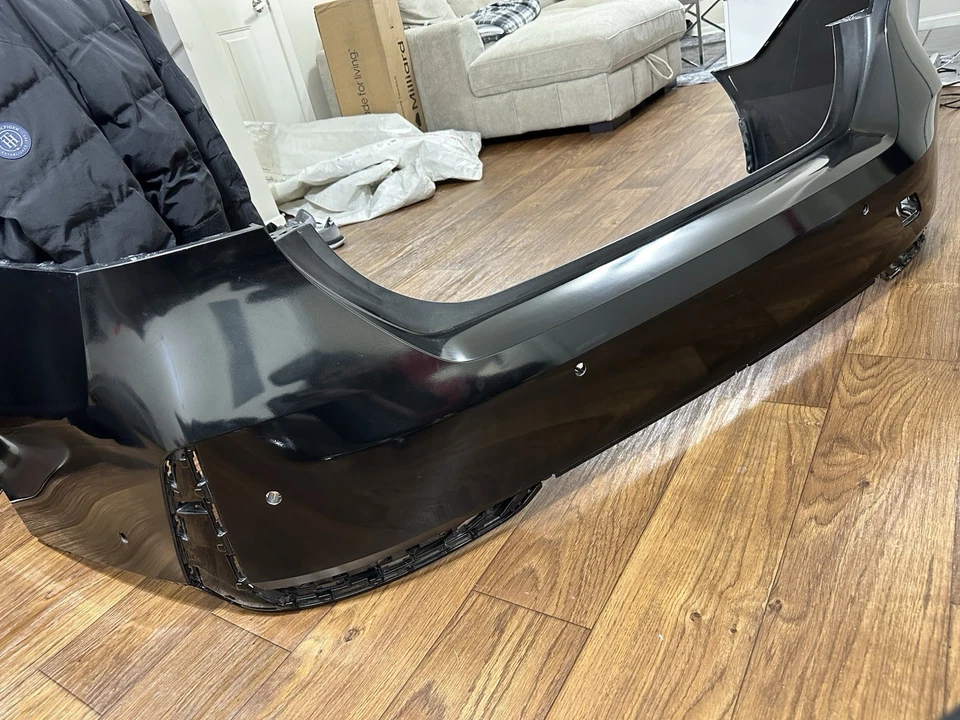 BMW 540I XDrive G60 2024-2025 OEM CUBIERTA PARACHOQUES TRASERO Foto 3 de 4