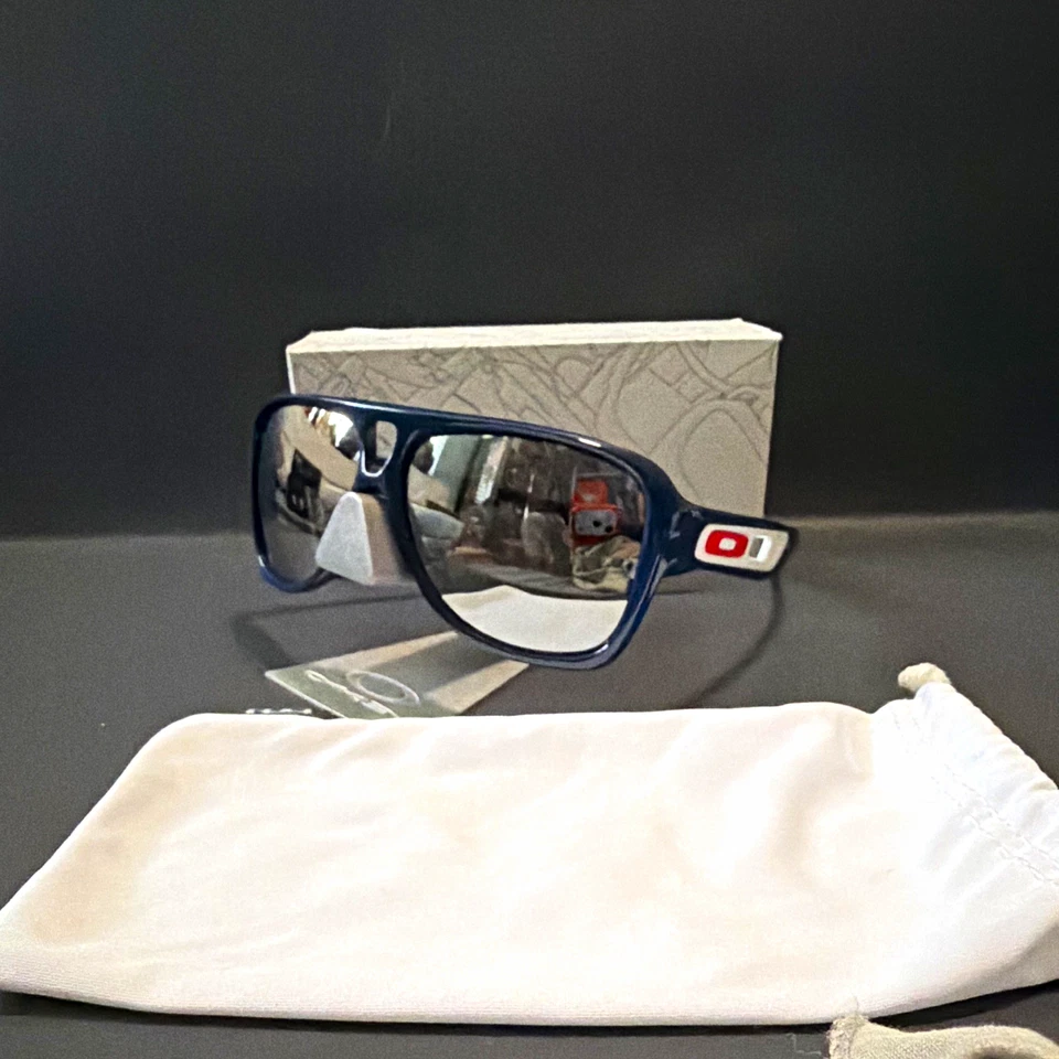 Oakley Dispatch 2 azul marino con lentes cromadas de iridio OO9150-02 - Imagen 1 de 3