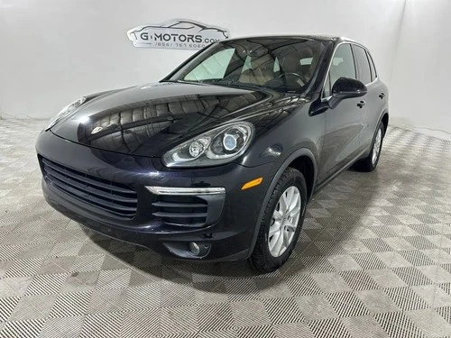2016 Porsche Cayenne Base Image 1 of 4