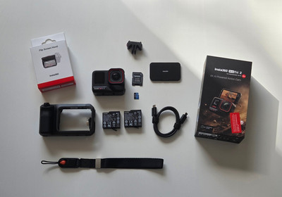 Insta360 Ace Pro 2 8K + Xplorer Grip und Zubehörpaket