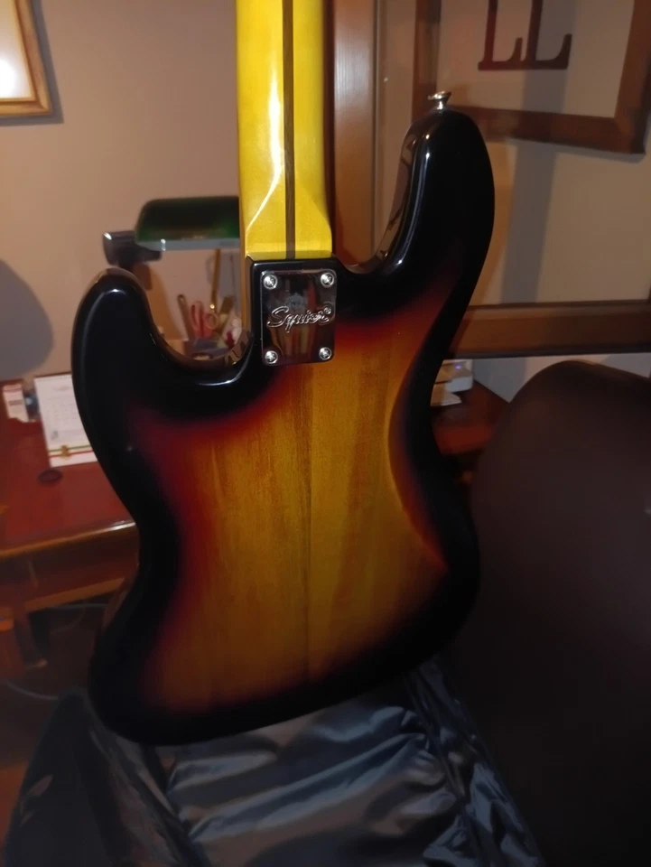 Fender Squier Jazz Bass+Ampli Mark Bass - Immagine 3 di 4