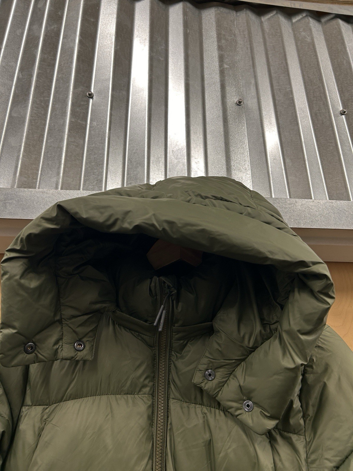 Figs Zahn Hooded Puffer Jacket Size XS Dark Olive Technical Nurse Hospital image 6
