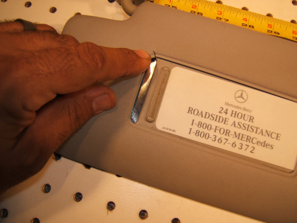 Mercedes W208 CLK430 2002 convertible izquierda iluminado gris parasol 1 visera, ampliable Foto 4 de 4