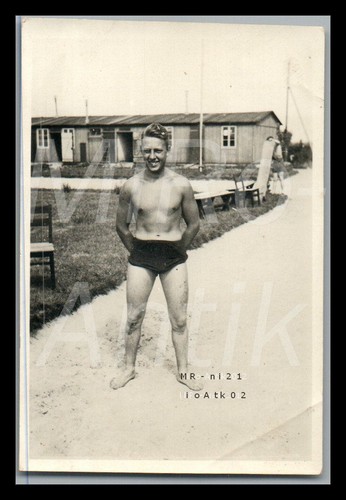 Foto, WK2, RAD 5/311, Arbeitsmann im Lager in Unterhose, 1937; L87L XT