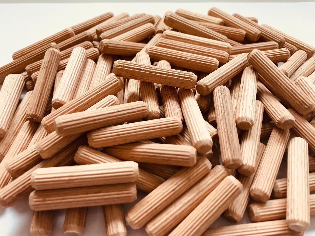 Holzdübel 8x40 / 8x80 / 8x100 mm, geriffelt, Buche, Bastel Holzstäbe