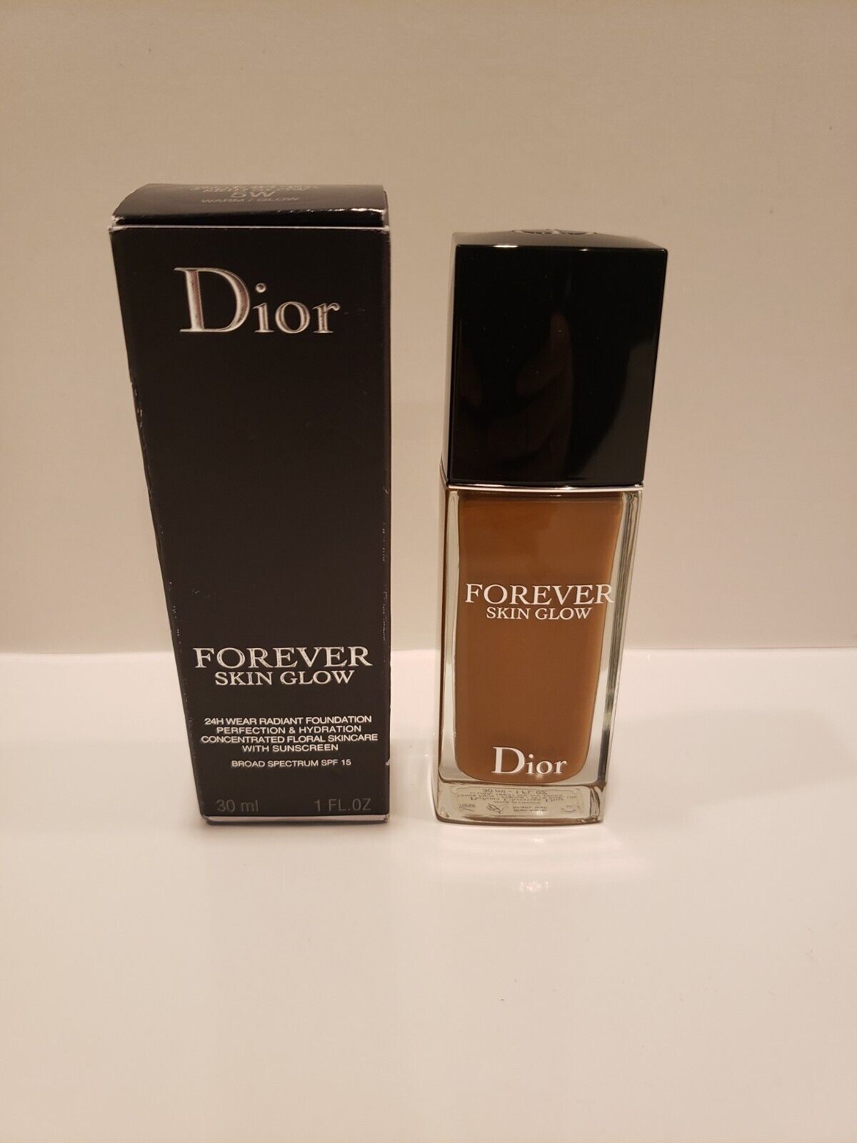 CHOOSE YOUR SHADE- DIOR FOREVER SKIN GLOW 24H SKIN-CARING FOUNDATION SPF 15  1 OZ