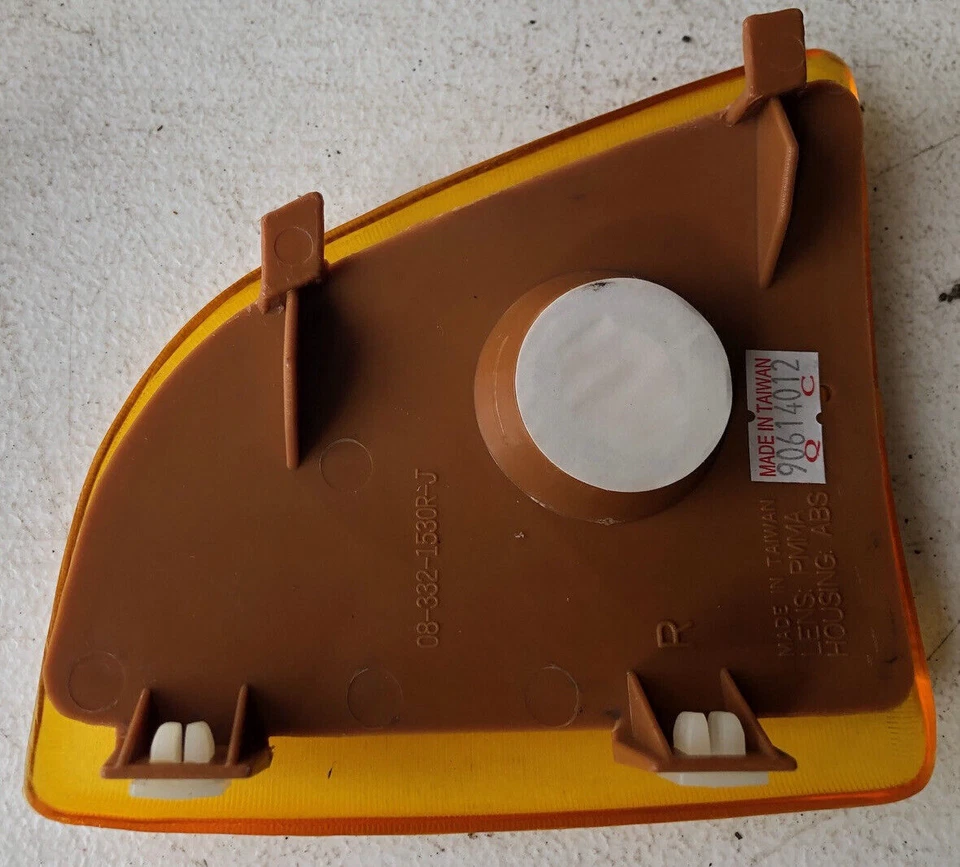 GMC Sonoma 1994-97 lámpara de señalización lateral derecha, GM2551142, OER Foto 4 de 4