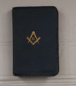 Vintage 1944 Freemason Pocket Book w/ Presentation Certificate Masonic Lodge