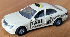 SIKU 1:55 Taxi Mercedes Benz E500 - Elfenbeinfarben