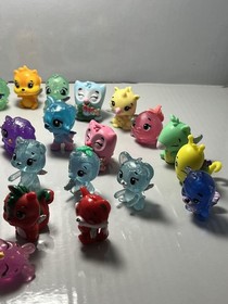 Lot Of 30 Spin Master Hatchimals CollEGGtibles miniature figures.