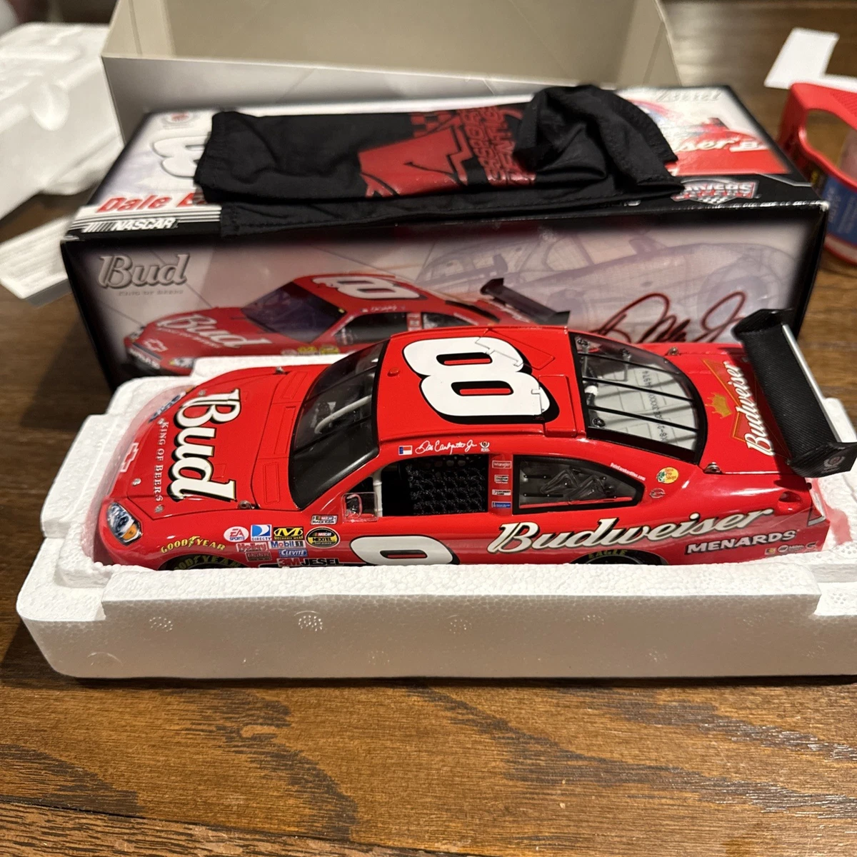 Dale Earnhardt Jr Diecast Racing Cars 1:24 2007 Vehicle Year for