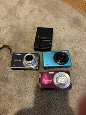 LOT OF 3 DIGITAL CAMERAS FOR PARTS OR REPAIR--SAMSUNG, CASIO, OLYMPUS