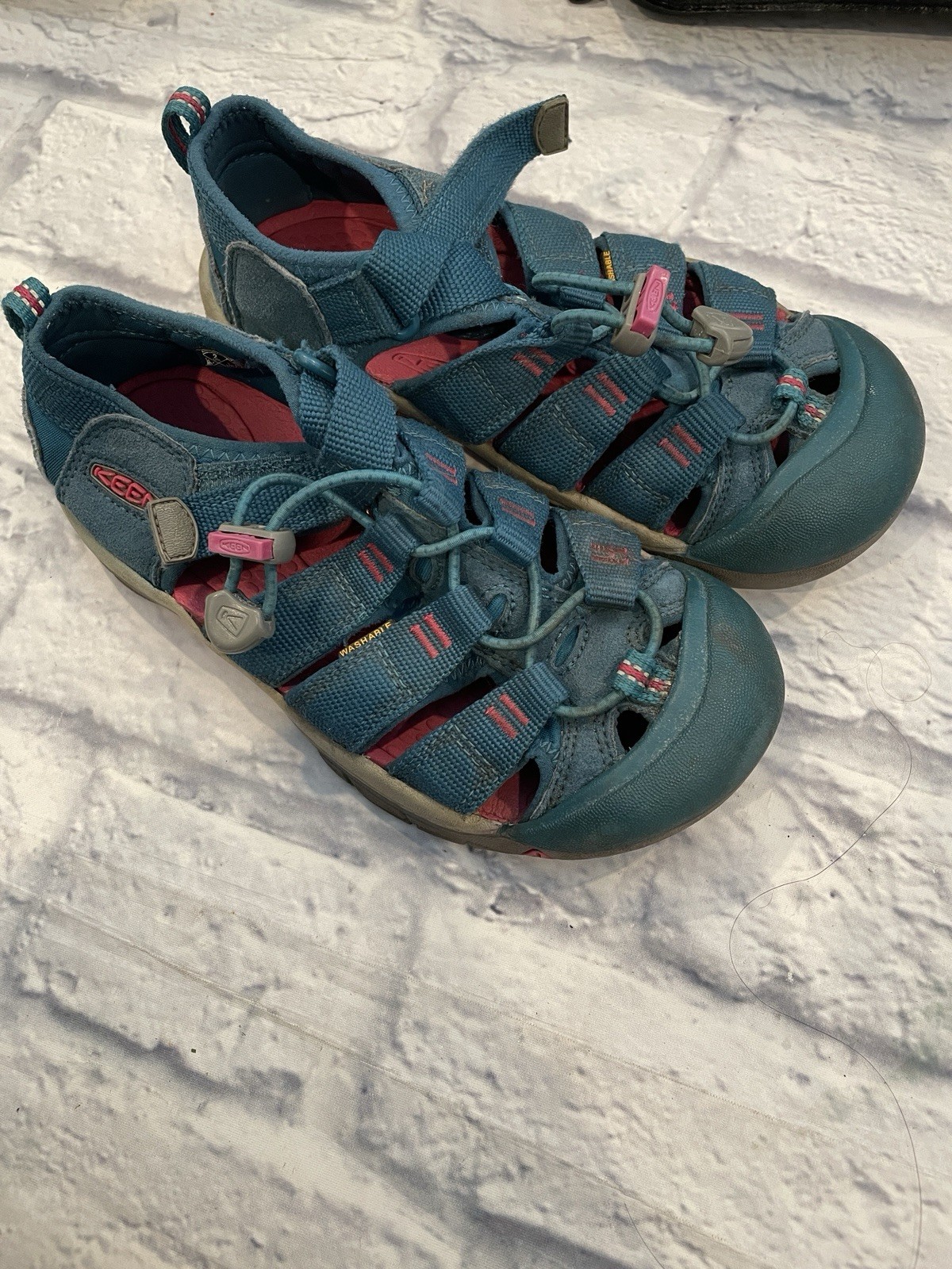 Keen sandali da trekking outdoor scarpe estive acqua bambina taglia 2 rosa acqua punta chiusa