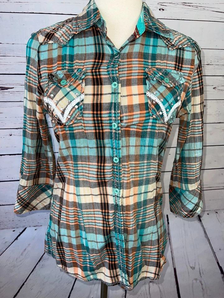 Camisa Destined to Roar Western tamanho médio botão frontal xadrez rodeio strass - Imagem 4 de 4