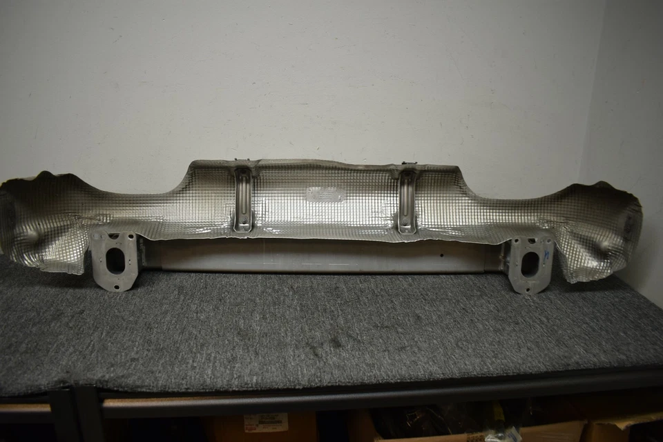 2012-2015 PORSCHE 911 BARRA DE REFORÇO TRASEIRA FABRICANTE DE EQUIPAMENTO ORIGINAL - Imagem 4 de 4