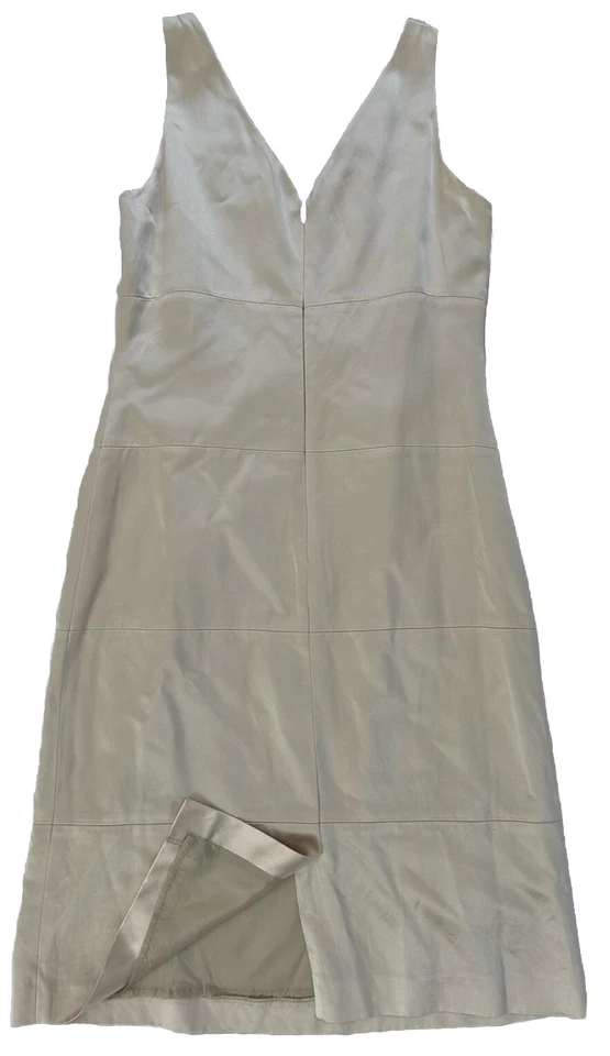 Vestido Champagne Masca Satén Hasta la Rodilla Cuello Cuadrado EXCELENTE ESTADO Talla 4/6 Foto 2 de 4